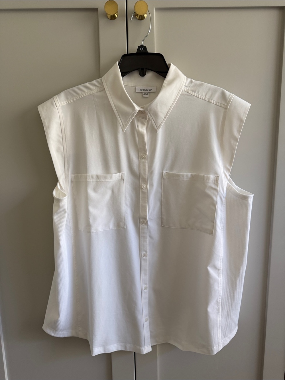 Chico's White Sleeveless Button-Front Shirt with Pockets
